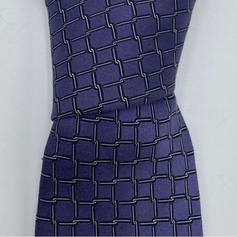 ERMENEGILDO ZEGNA Men's Tie 100% Silk ITALY Luxury Chainlink Purple White 63